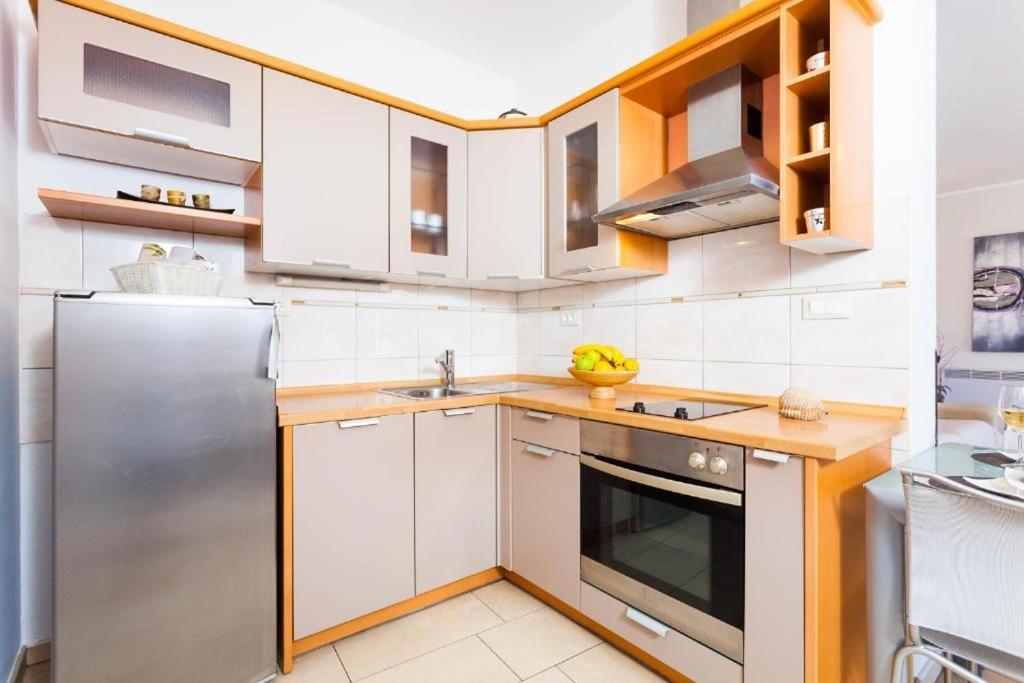Apartments Dea Caeli Вела-Лука Екстер'єр фото