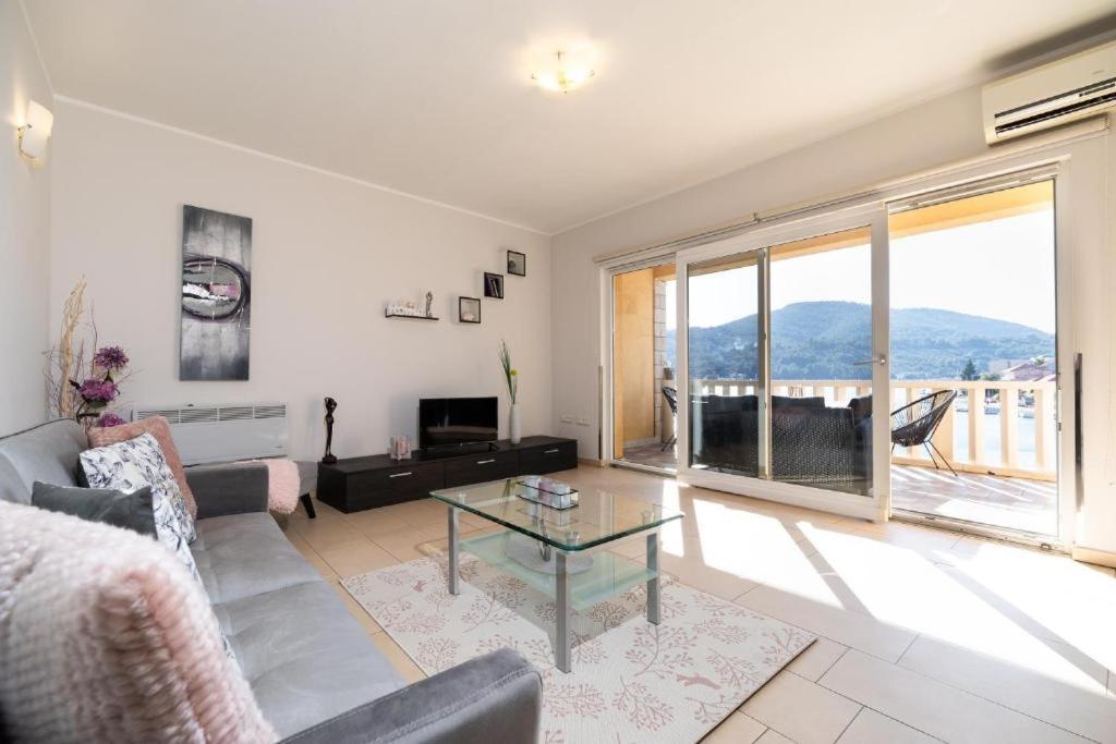 Apartments Dea Caeli Вела-Лука Екстер'єр фото