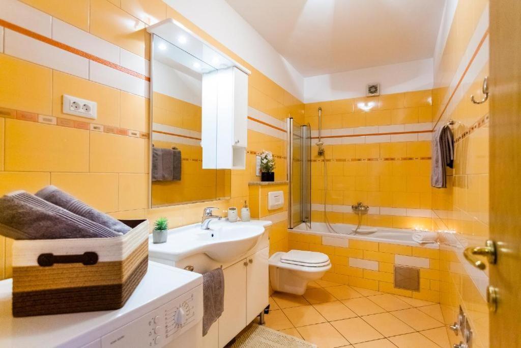 Apartments Dea Caeli Вела-Лука Екстер'єр фото