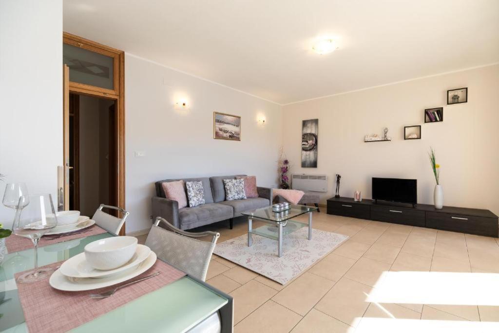 Apartments Dea Caeli Вела-Лука Екстер'єр фото